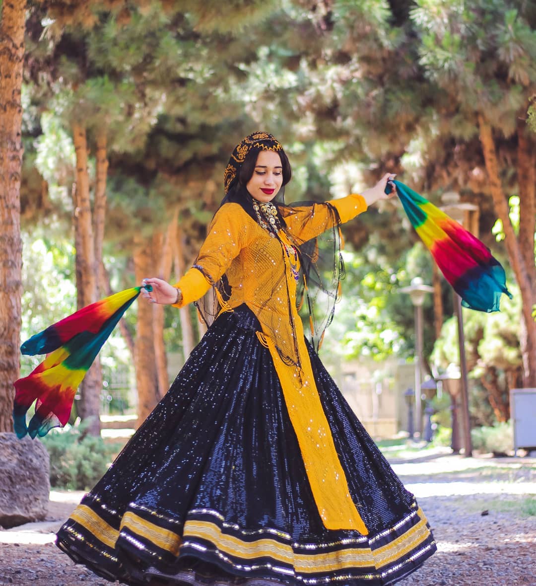 رقص دستمال زنان قشقایی